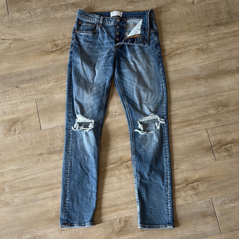 ASOS Women’s Distressed Jeans 30x30.5 Buttonfly